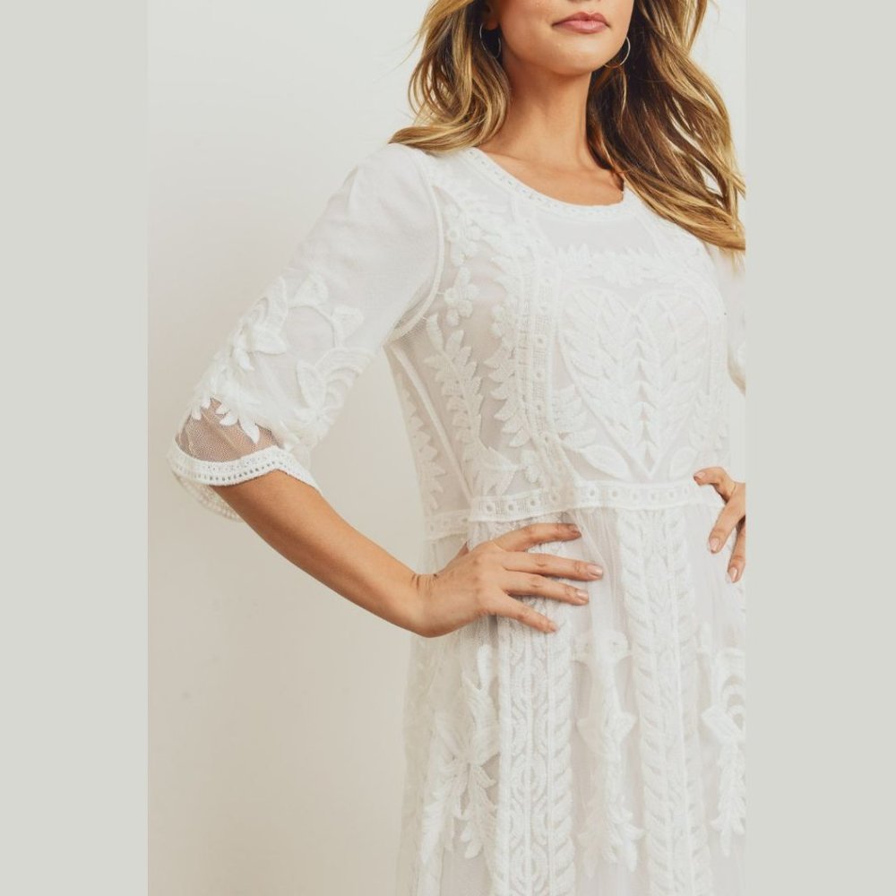 Safflower Lace Maxi Dress (IKD2340S) - DEFECT - Picture 2 of 9